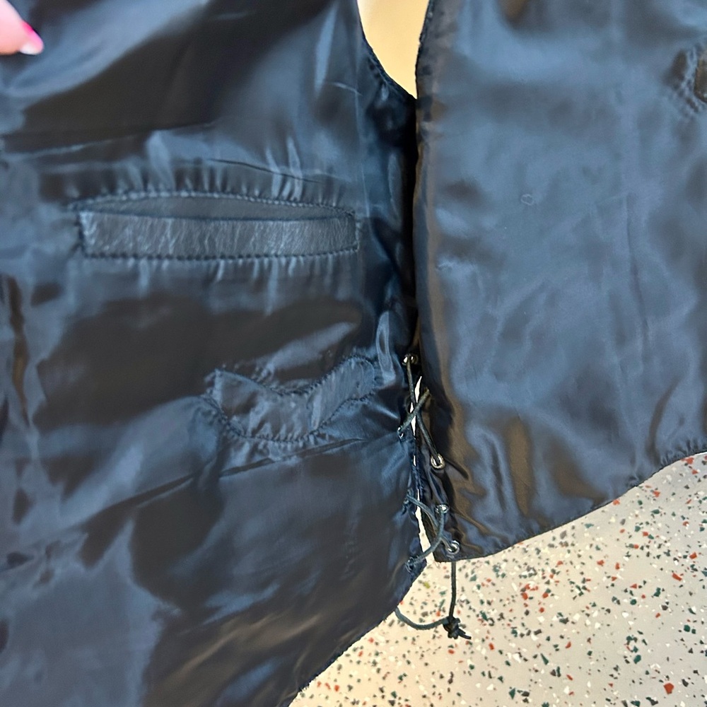 Silver Bike Black Leather Vest - Harley Davidson - Like New (Large) - Picture 6 of 8